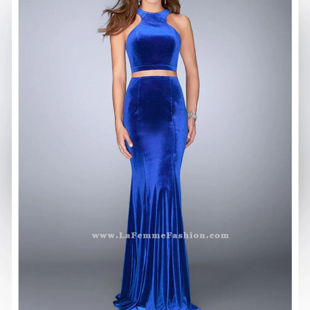 NWT La Femme 24599 Graceful High Neck Two Piece Velvet Gown Size 6. - Picture 1 of 2